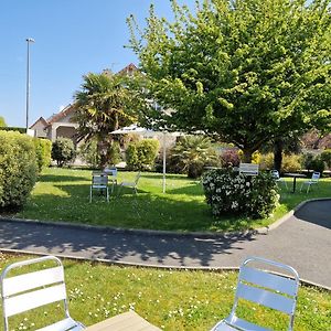Hotel Logis Au Moyne De Saire